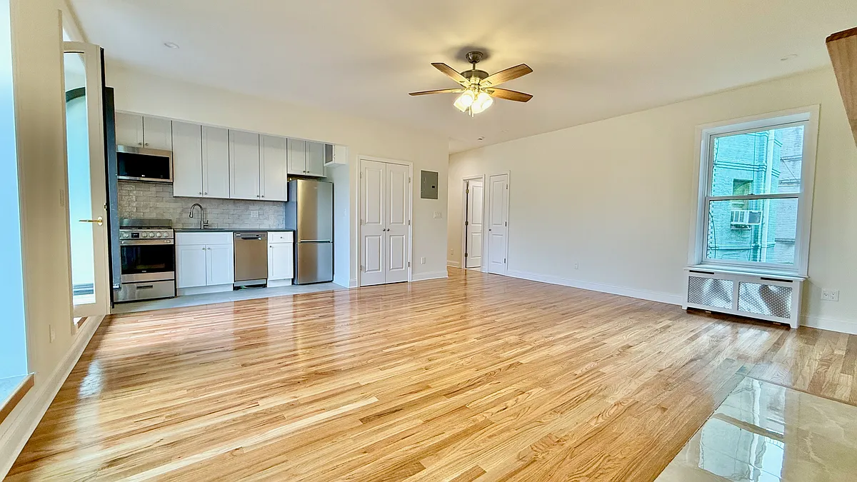 Building Photo - 46 Riverside Dr #4S