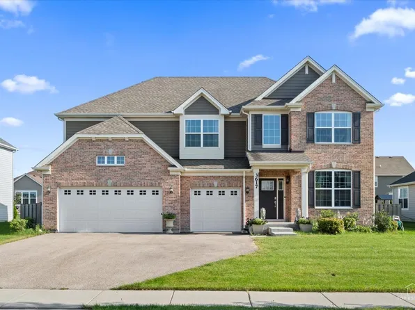 3617 Emerald Rd, Elgin, IL 60124