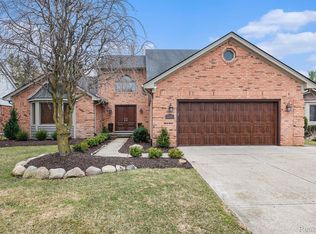 17076 Huntington Woods Dr, Macomb, MI