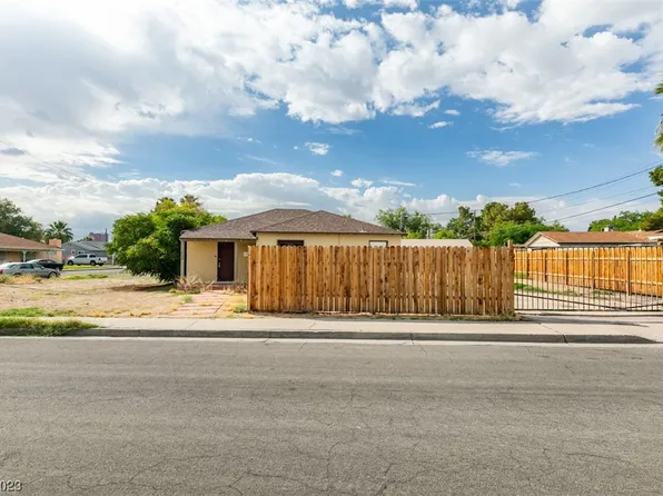 1200 Douglas Dr, Las Vegas, NV 89102
