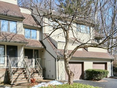 5 Newcastle Ct, Mountain Lakes, NJ, 07046