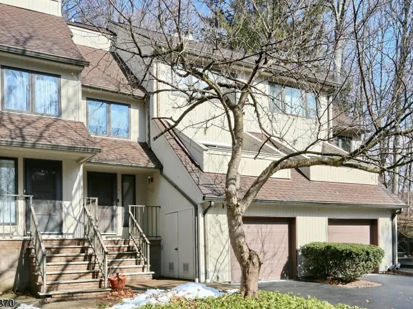 5 Newcastle Ct, Mountain Lakes Boro, NJ 07046