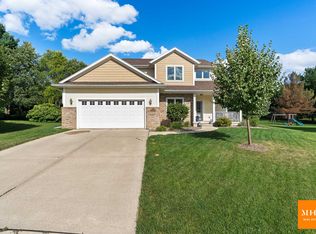 1701 Oakridge Ct, Stoughton, WI 53589