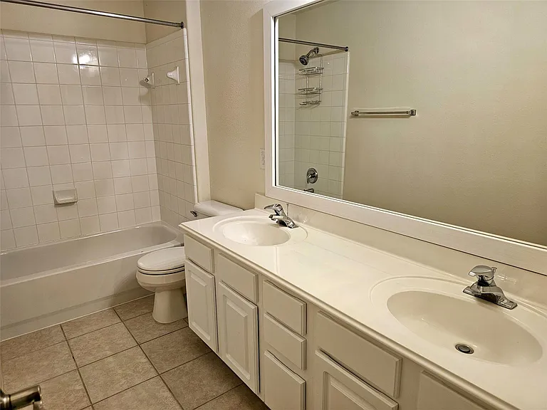 98 W Knightsbridge Dr — Photo 24