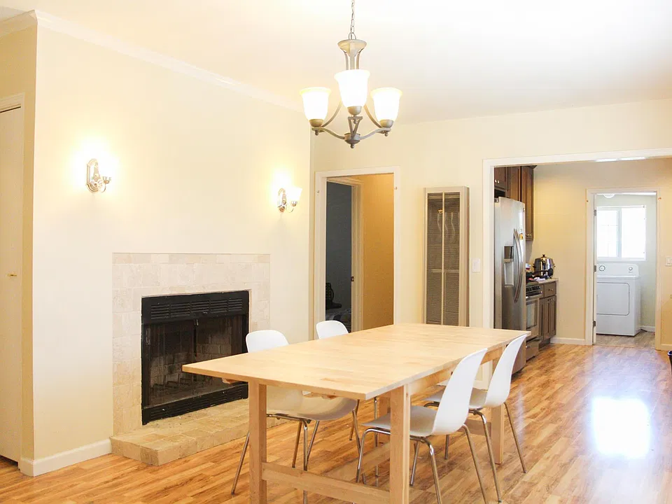 123 Newbridge St