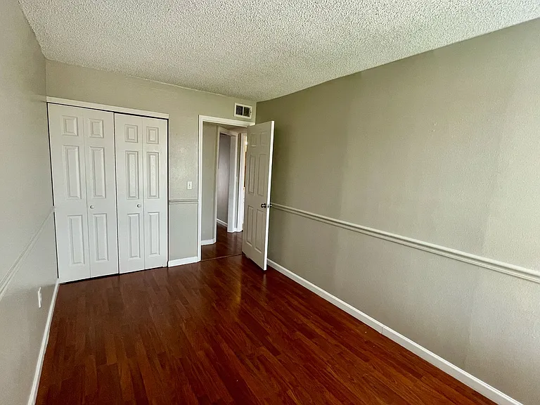 6083 S Village Cir — Photo 21