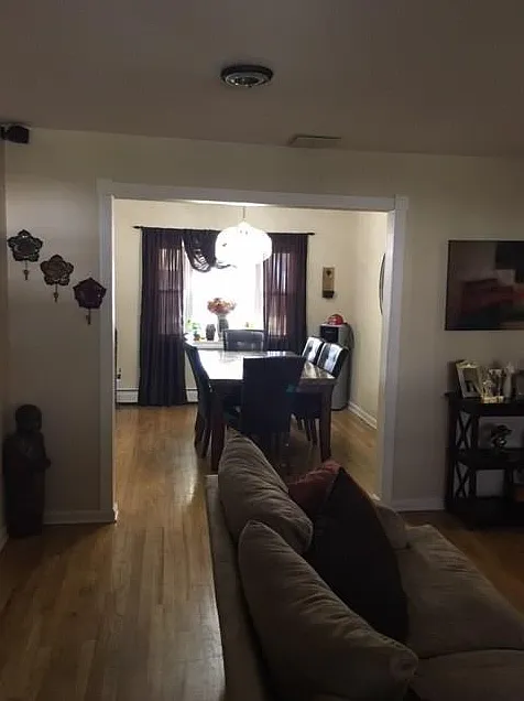 3 bed, 2.5 bath, 1363 sqft, $3,800 — Photo 3