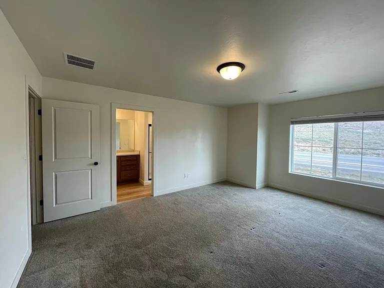 4356 E Hurstbourne Dr — Photo 22