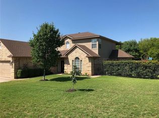 803 N State St, Decatur, TX 76234