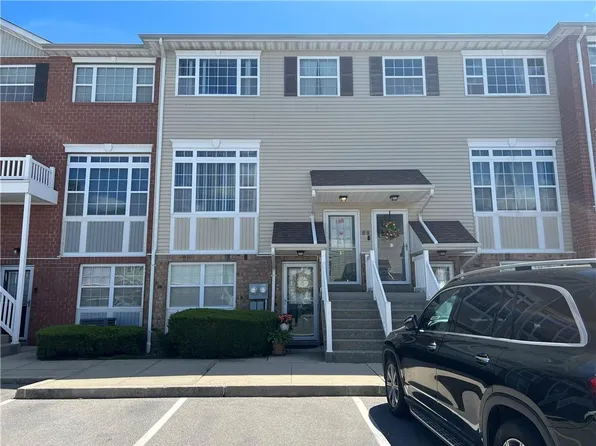 82 Heron Lane, Bronx, NY 10473