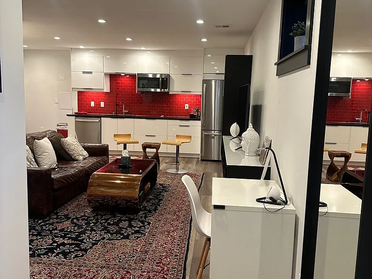 1404 Emerson St NW — Photo 13