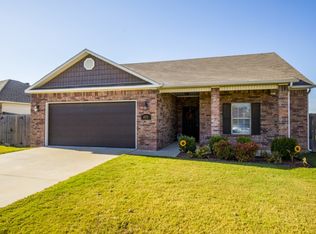 871 Meadowridge Ct, Centerton, AR 72719