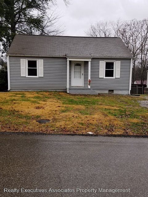 1st image of 3511 Feathers St