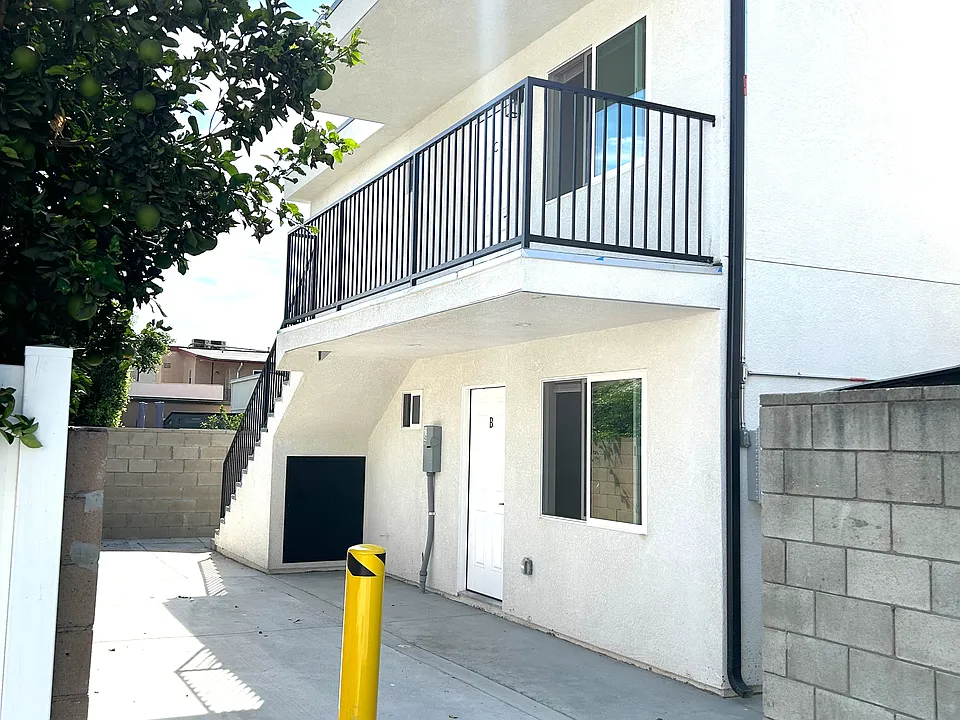 832 Raleigh St #832C