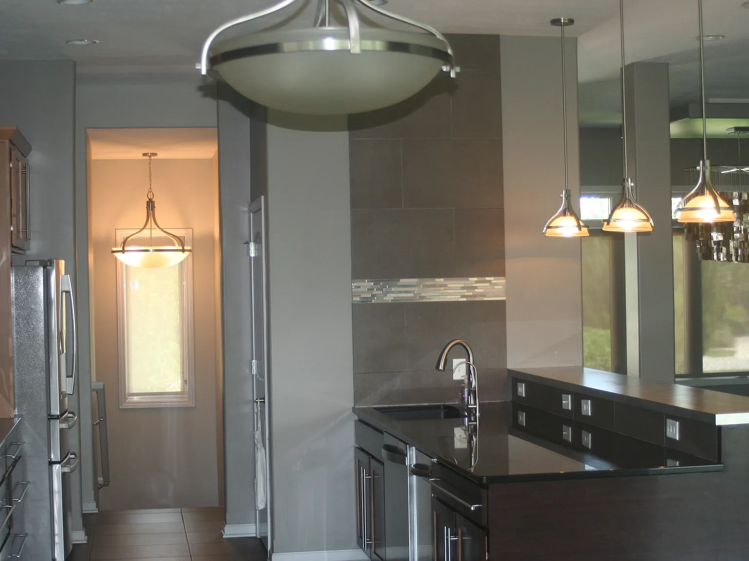 4 bed, 3975 sqft, $4,200 — Photo 4