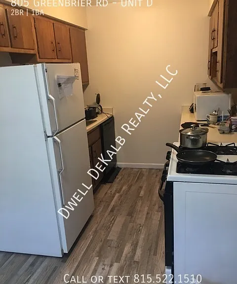 805 Greenbrier Rd #D — Photo 4
