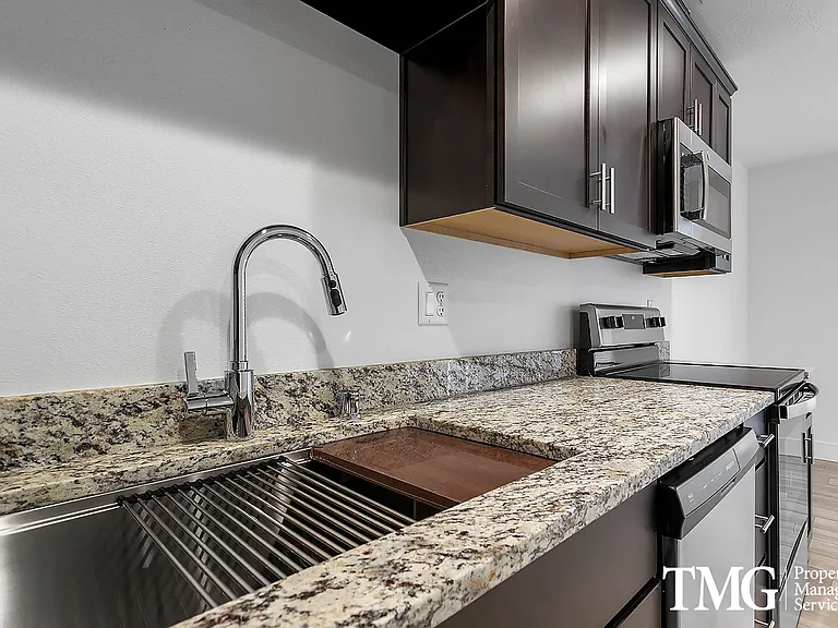 977 Creer Way #D-111 — Photo 45