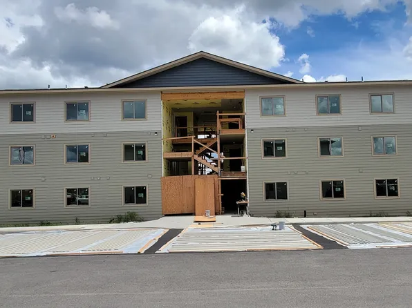 Third and Pines Apartment