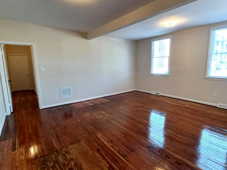 301 N West St #2 — Photo 2