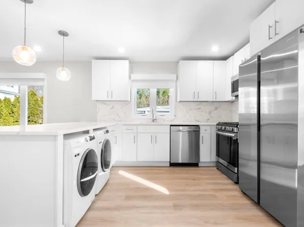 539 Undercliff Avenue image 4 of 13