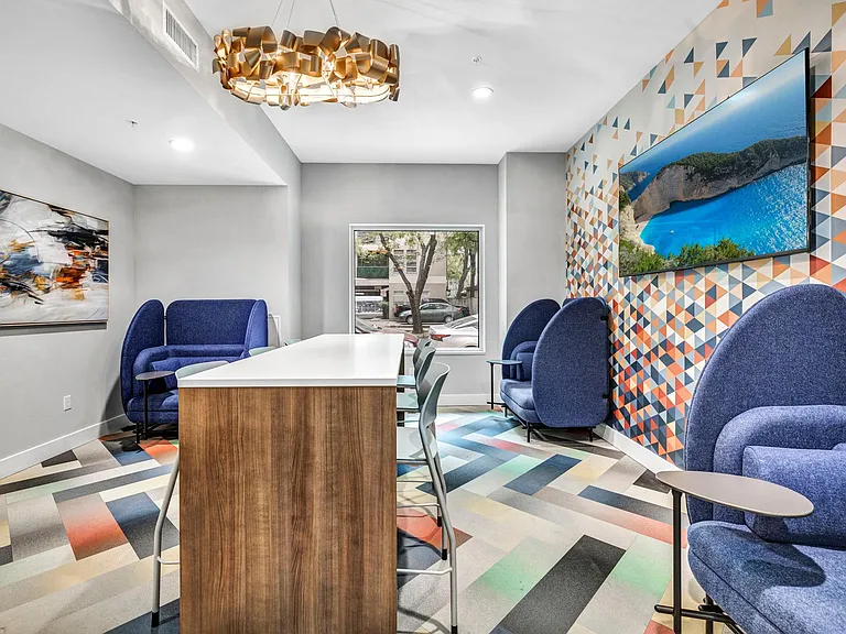 The Quarters Nueces House (Student Housing - Rent by the Bed) — Photo 65