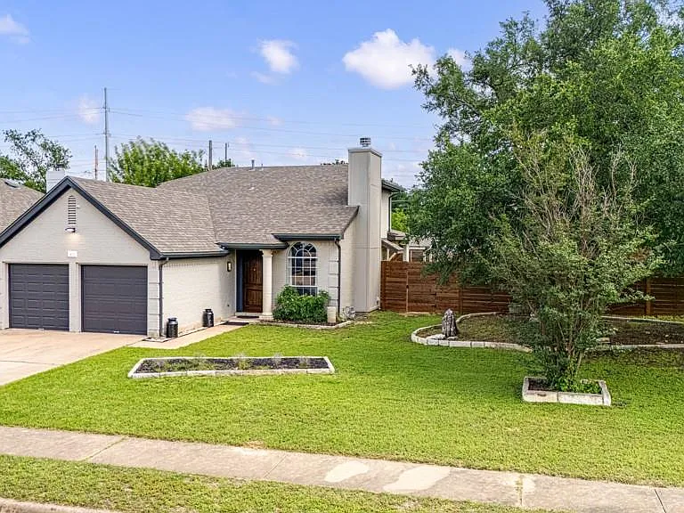 1409 Lantern Light Dr — Photo 27