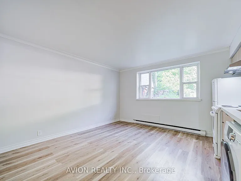 882 Broadview Ave #2 — Photo 17