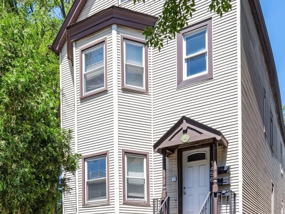 1456 W Diversey Pkwy #1