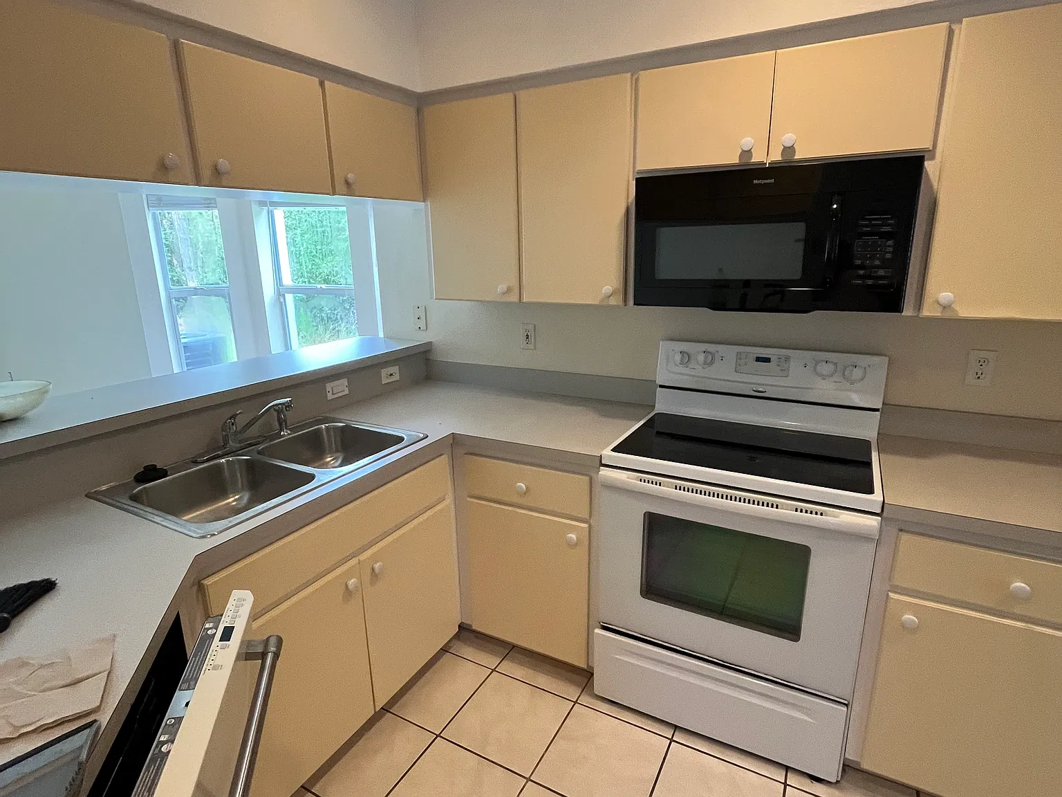 2 bed, 1200 sqft, $1,600 — Photo 4