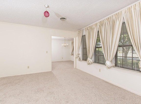 3rd image of 6111 Hatfield Cir