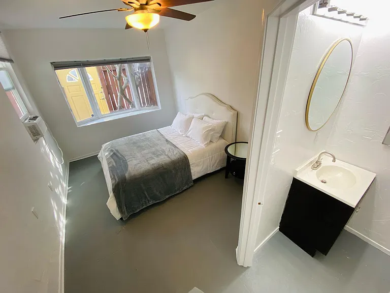 7417 Fountain Ave — Photo 9