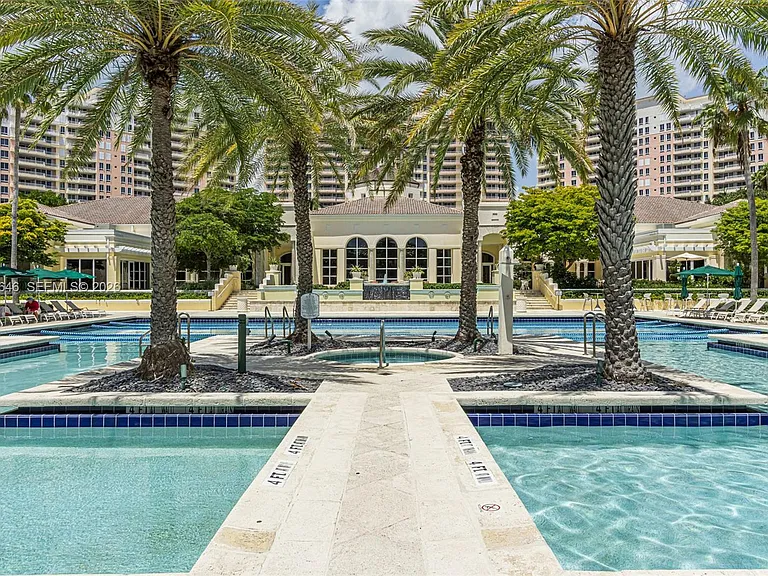 731 Crandon Blvd #208 — Photo 86