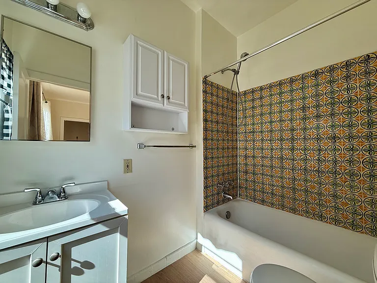 105 S Commonwealth Ave #4 — Photo 10