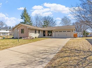 3340 Gettysburg Ave N, New Hope, MN 55427