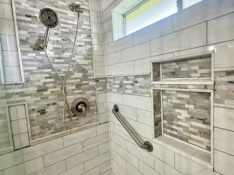 14906 Brookpoint Dr — Photo 18