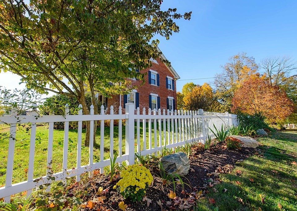 73 N Main St Belchertown, MA, 01007 Apartments for Rent Zillow