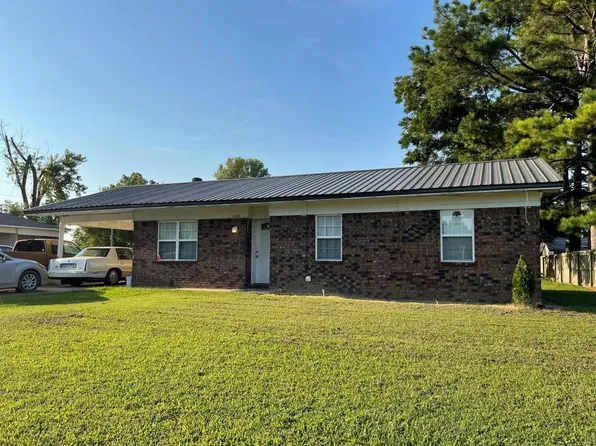 1033 Midway Rd, Hoxie, AR 72433