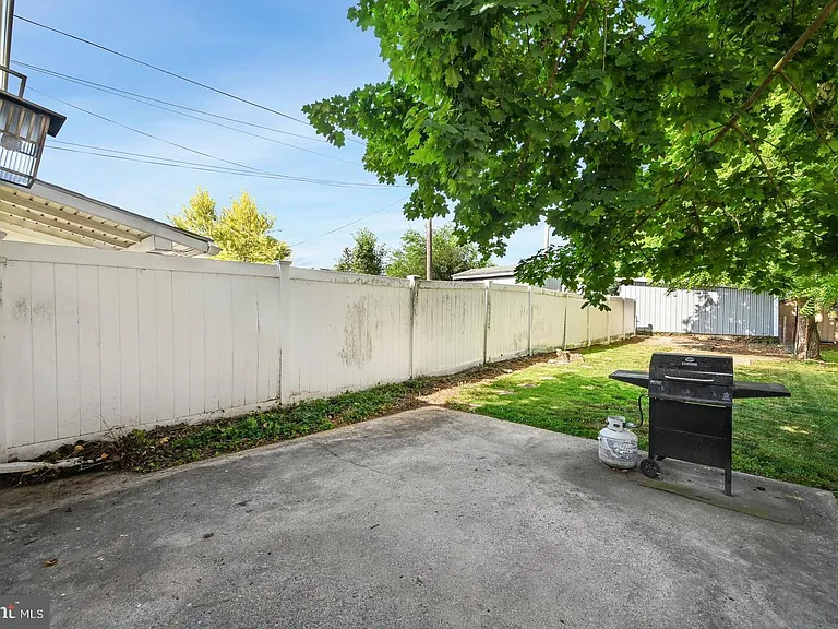 129 N Railroad St — Photo 19