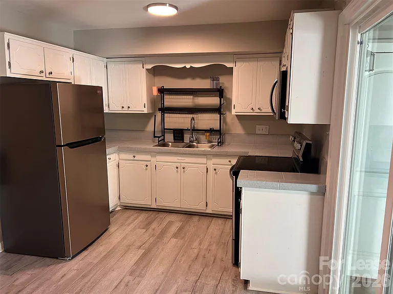 407 S Chester St #14 — Photo 6