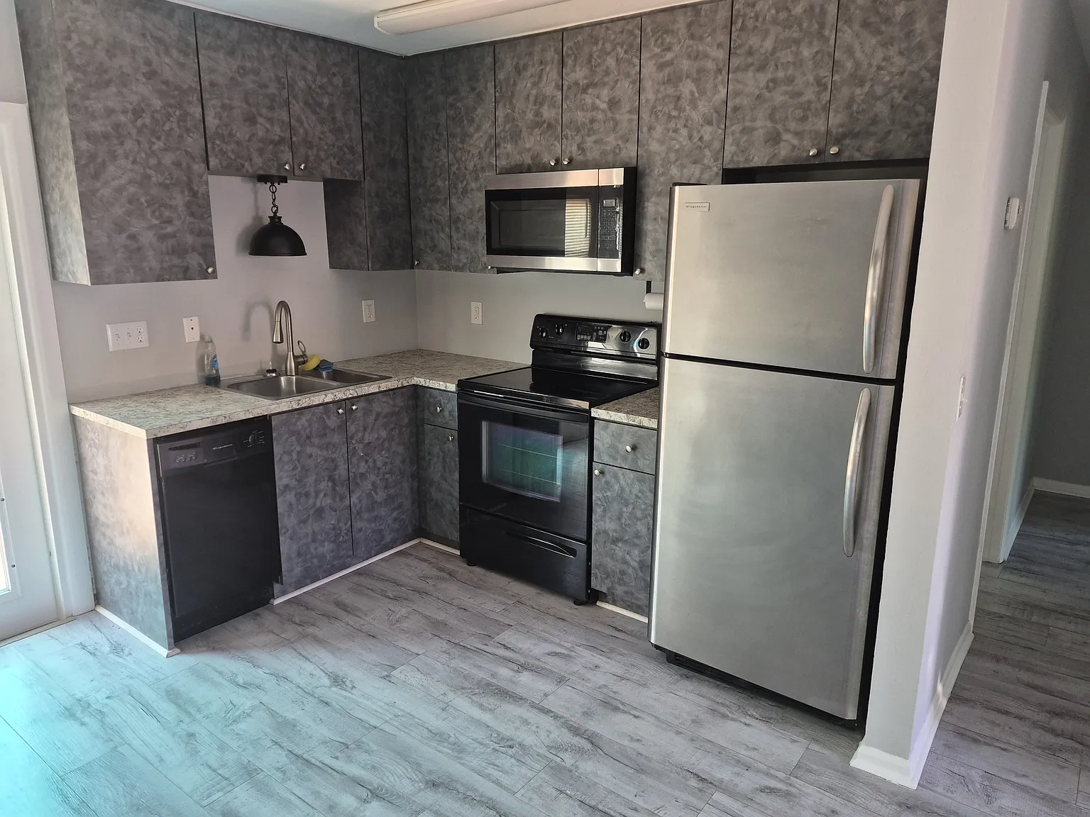 2 bed, $1,500 — Photo 2