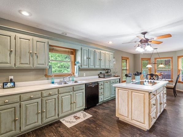9382 Grimes Dr, Rogers, AR 72756