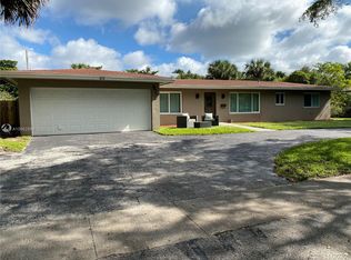 872 Garden Ct, Plantation, FL 33317