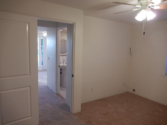 5th image of 211-13 N Granados Ave