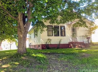 407 Blossom St, Iron River, MI --