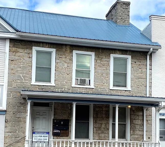 204 Lincoln Way E — Photo 2