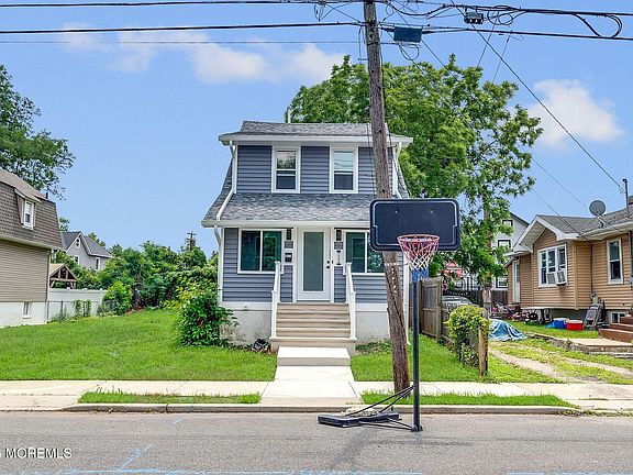 3rd image of 1306 11th Avenue