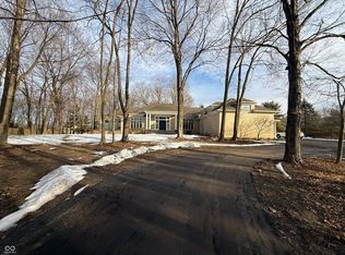 8660 Hunt Club Rd, Zionsville, IN 46077