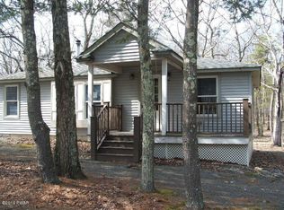 121 Basswood Dr, Dingmans Ferry, PA 18328