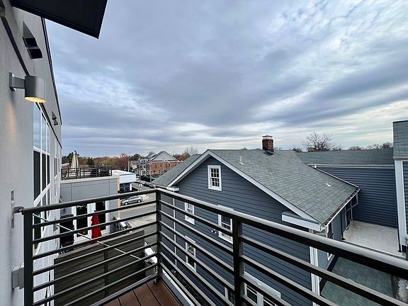 2nd image of 1800 Mount Vernon Ave #303-303-303