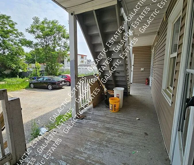 668 Harvard St #1 — Photo 4